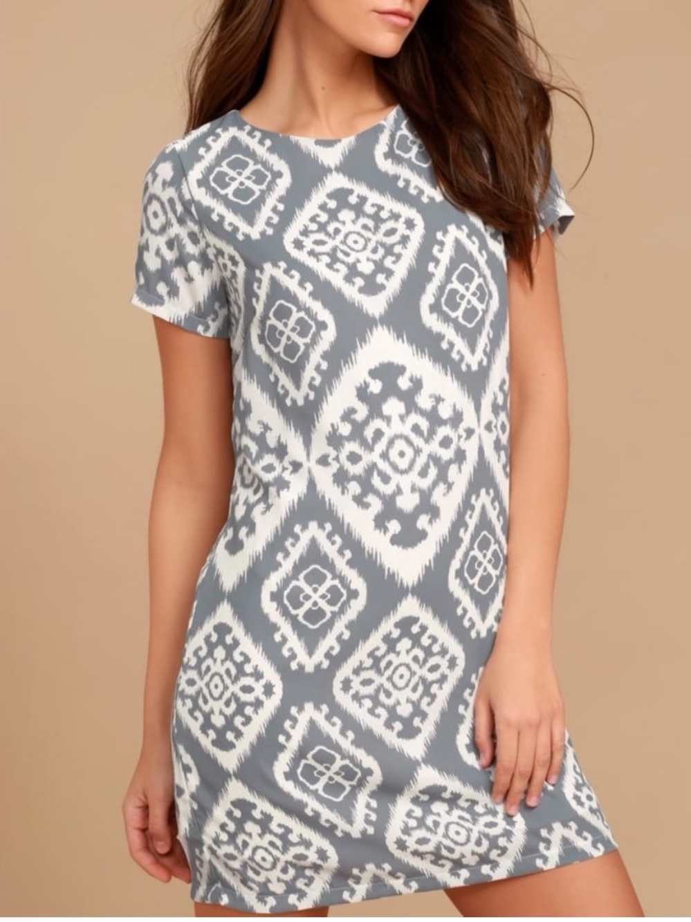 NWT Lulu's Gray and White Shift Dress